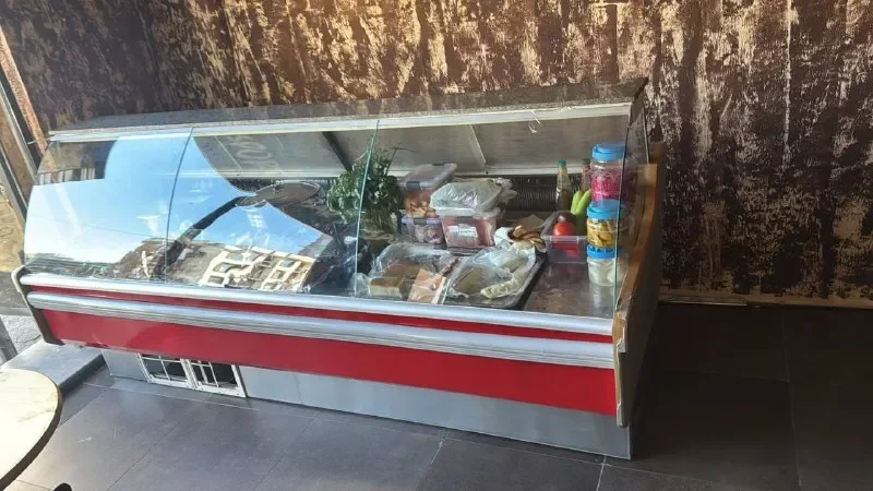 Холодильная витрина — tobacco shop, rotisserie