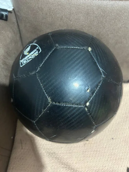 Мяч футбольный черный — soccer ball