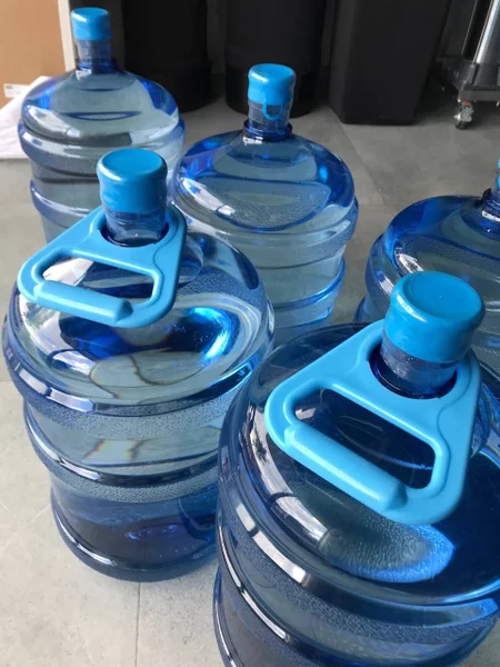 Доставка питьевой воды 19 литров на дом — water bottle, milk can