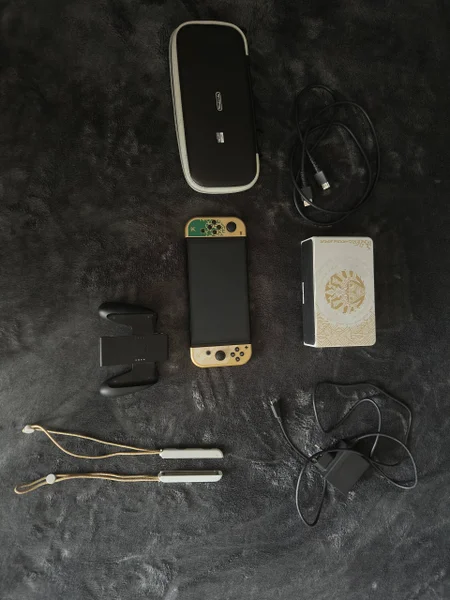 Nintendo Switch OLED The Legend of Zelda TOTK Edition — switch, modem
