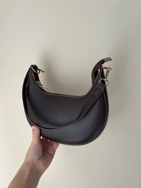 Коричневая сумка — mailbag, purse, backpack