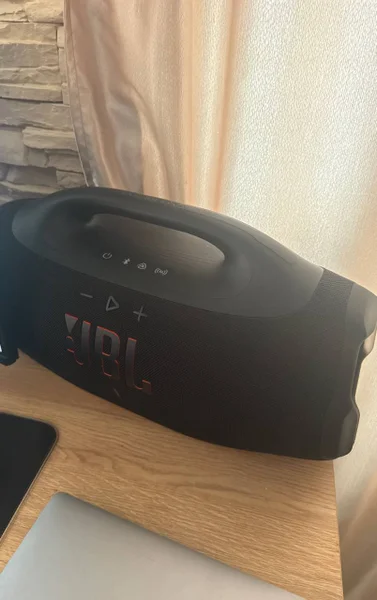 JBL Boombox 4