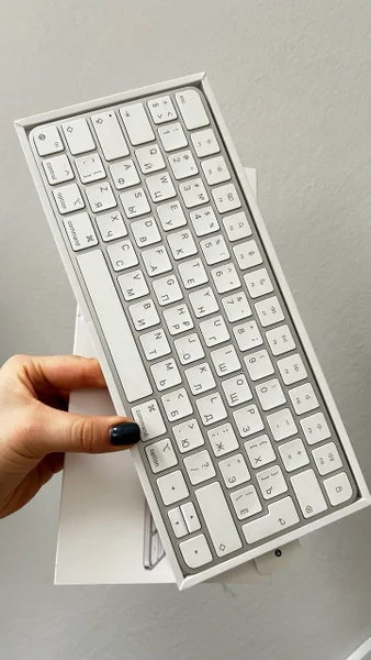 Клавиатура Apple Magic Keyboard A2450 — computer keyboard, space bar