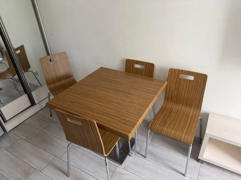 Стол со стульями — folding chair, dining table