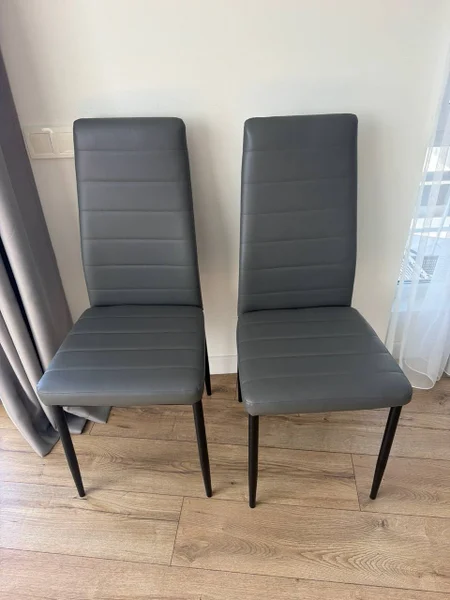 Два стула — folding chair