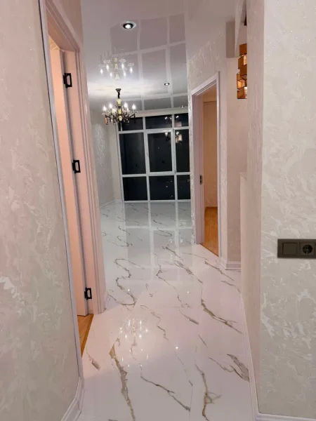 3-комнатная квартира, 2 спальни, ул. Кобаладзе 8а — sliding door, medicine chest