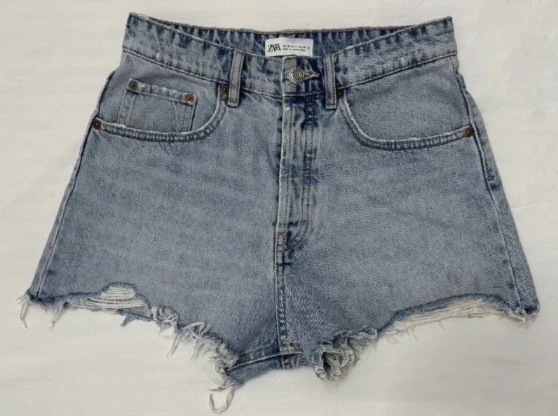 Музыкальная машинка и деревянный пазл — jean, miniskirt