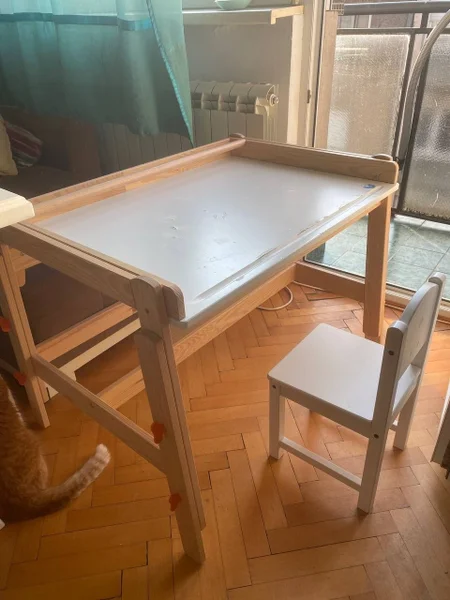 Детский столик — pool table, folding chair, dining table