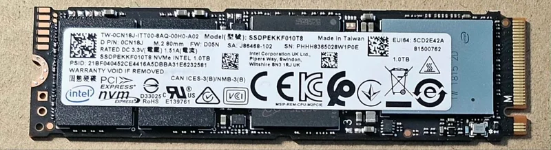 SSD Intel Pro 7600p Series 1TB NVMe M.2 2280 — hard disc, cassette