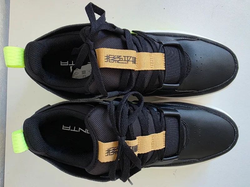 Обувь новая — sandal, knee pad, backpack