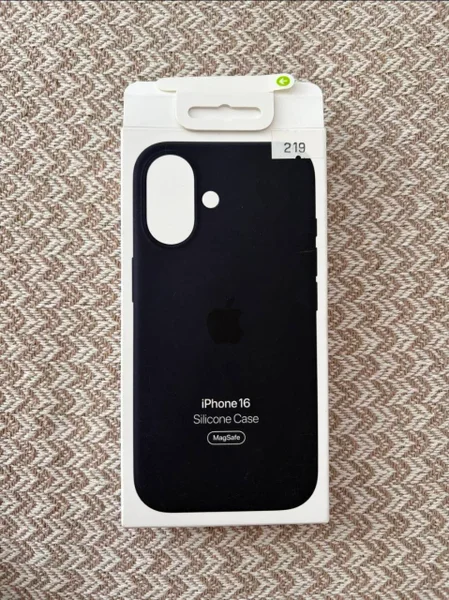 Коробка от чехла Apple для iPhone 16 — iPod, cellular telephone, remote control