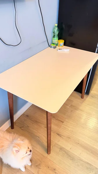 Стол кухонный с деревянными ножками — dining table, desk