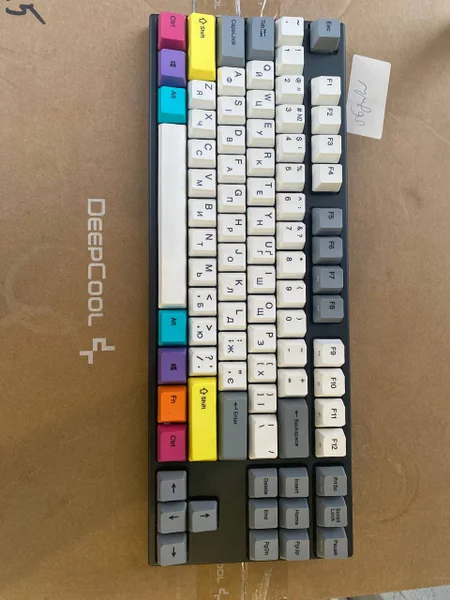 Клавиатура Varmilo VEM87 CMYK EC V2 Rose — space bar, typewriter keyboard