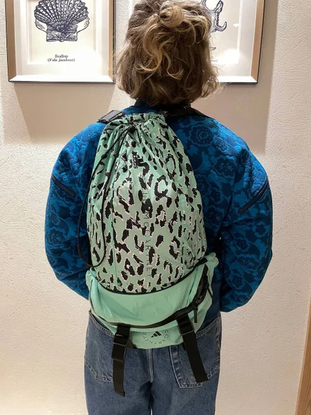 Рюкзак-трансформер Stella McCartney — backpack, bonnet, stole