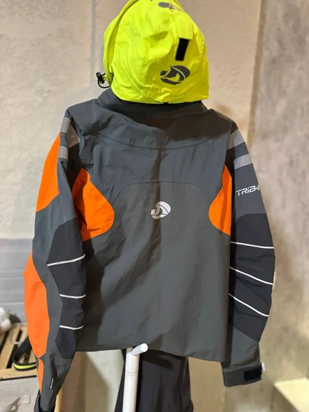 Анорак водонепроницаемый — bulletproof vest, ski mask