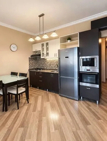 Квартира 90 м² с газом и бытовой техникой — microwave, home theater