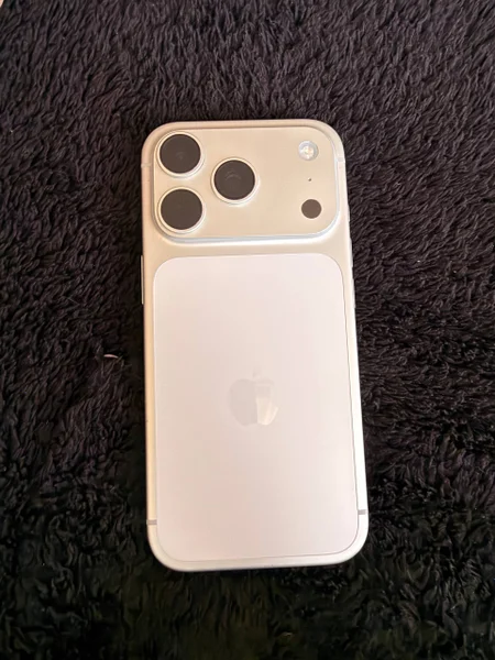 iPhone 17 Pro 1TB — remote control, iPod