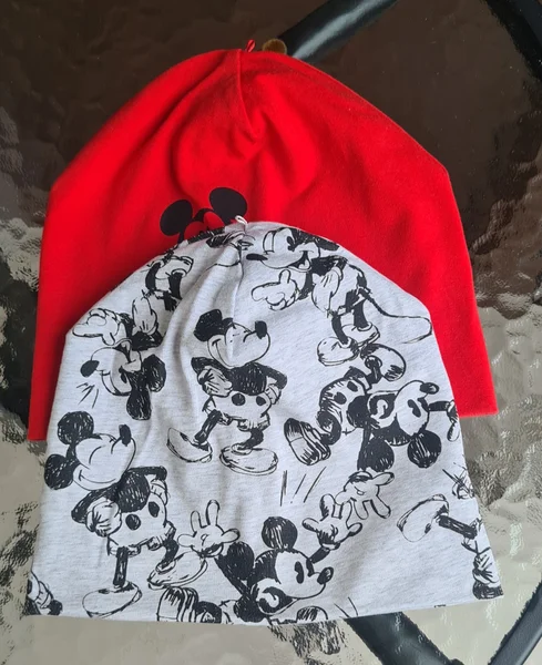 Детские шапочки 2 шт — swimming trunks, sweatshirt