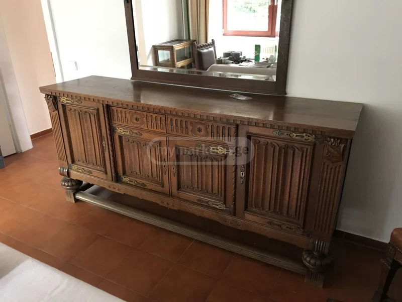 Комплект гостевой комнаты — entertainment center, television, desk