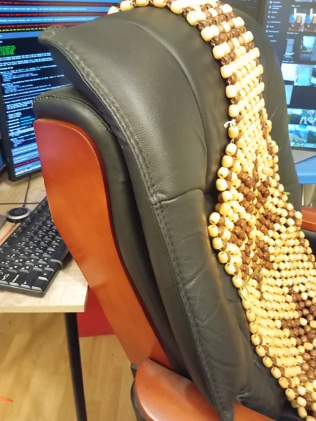 Кресло тяжелое — backpack, ear, Loafer