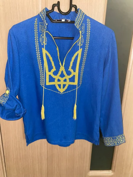 Медицинская форма и фонендоскоп — sweatshirt, jersey, vestment