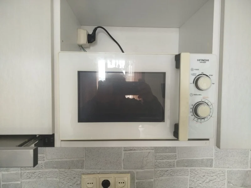 Микроволновая печь б/у — microwave, television, home theater