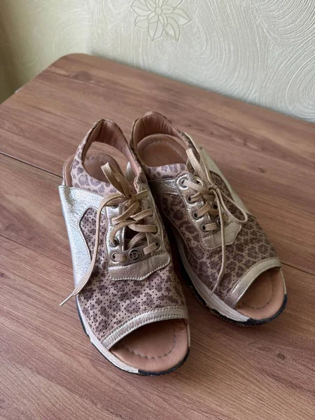Женские кожаные босоножки на платформе, размер 38 — sandal, running shoe