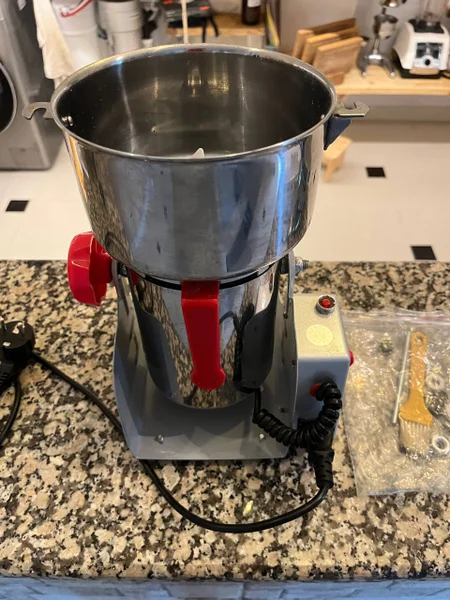 Кухонная мельница/мукомолка — stove, espresso maker