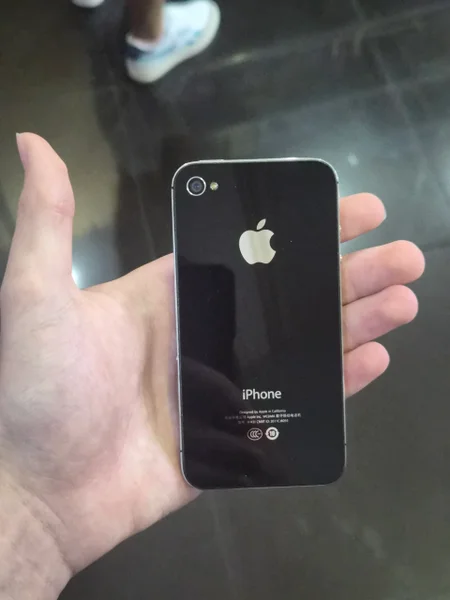 iPhone 4s — iPod, cellular telephone