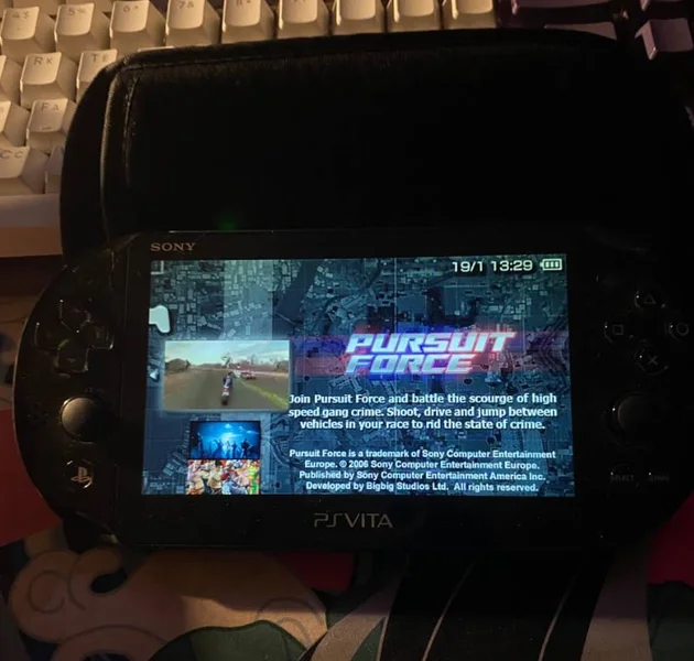 PS VITA slim — monitor
