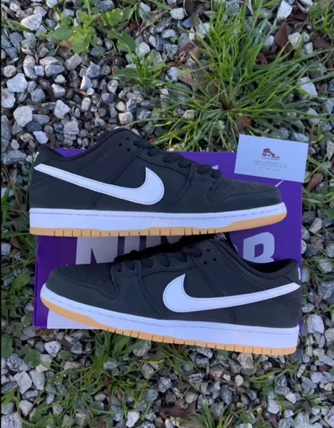Кроссовки Nike SB Dunk Low Black Gum