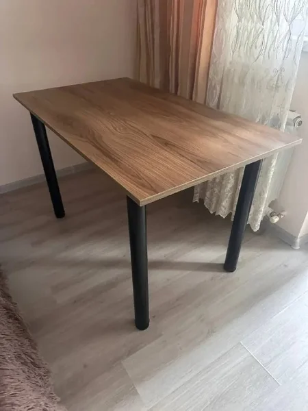 Компьютерный стол 120x69 см — dining table