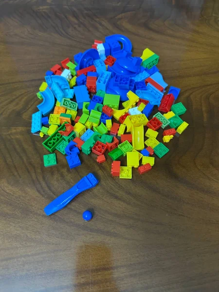 Детские игрушки и конструктор — rubber eraser, jigsaw puzzle, shower cap