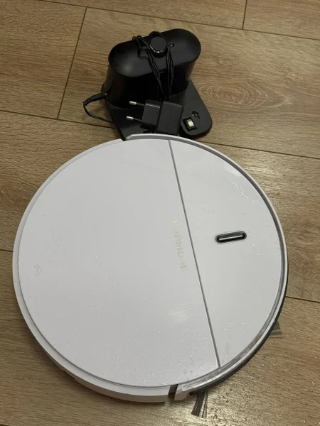 Робот-пылесос — CD player