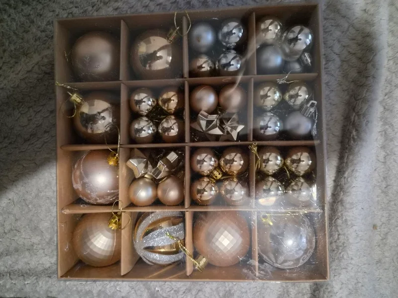Ёлочные шары, 2 набора — golf ball, pickelhaube, china cabinet
