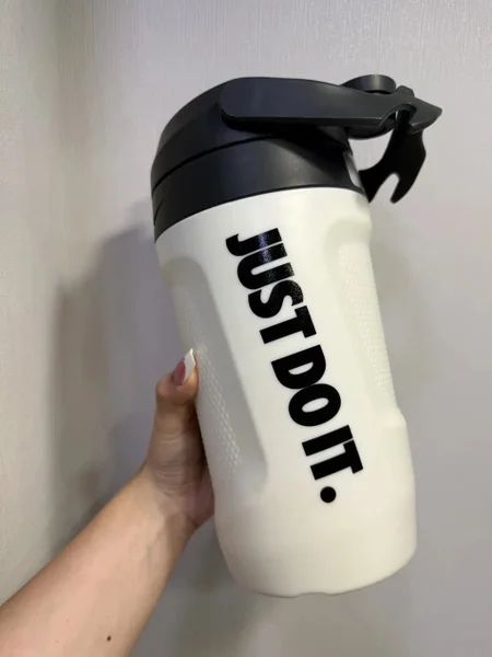 Бутылка для воды Nike Just Do It 1.89L — water bottle