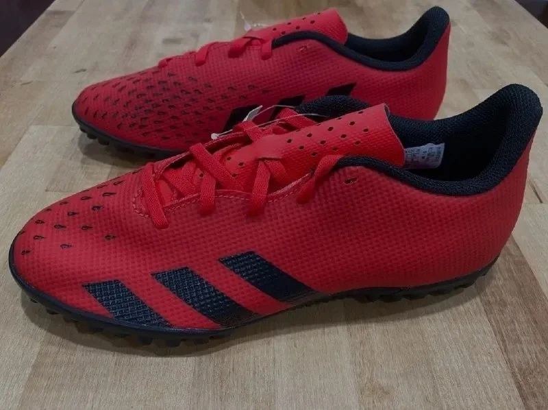Сороконожки Adidas Predator