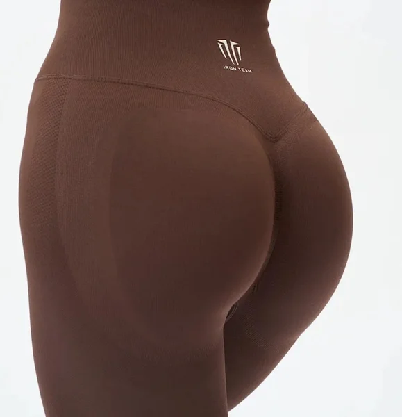 Спортивный костюм — knee pad