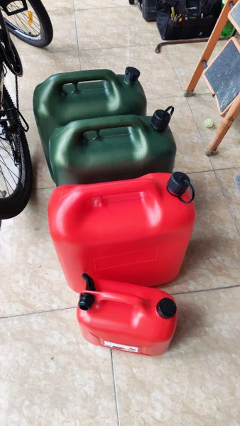Канистры для бензина 20 л — motor scooter, pencil sharpener