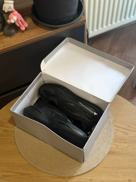 Кроссовки Adidas by Stella McCartney — photocopier, printer