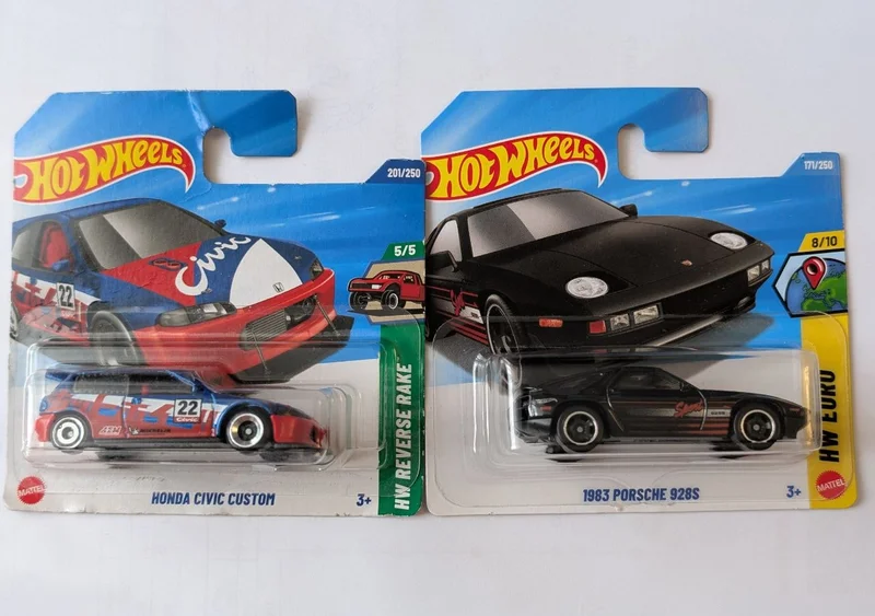 Hot Wheels — neck brace, racer