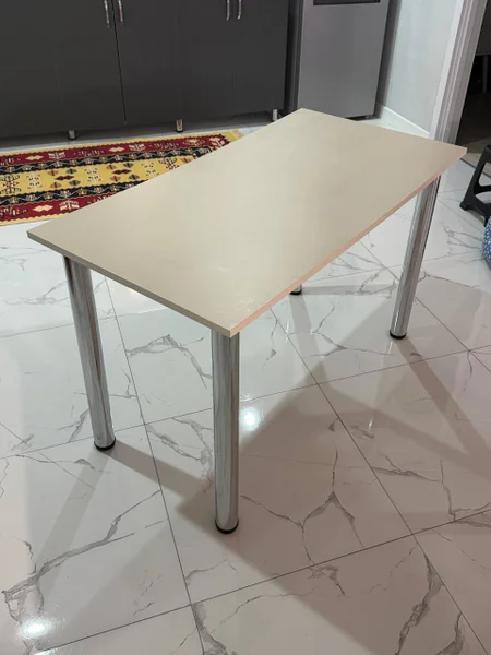 Стол компьютерный — dining table
