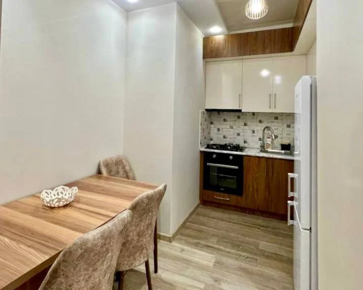 2-комнатная квартира, 75 м² — microwave, wardrobe, studio couch