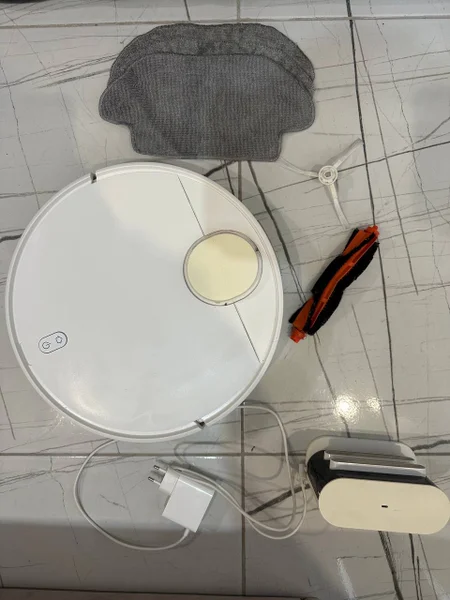 Робот-пылесос Xiaomi с насадками и тряпками — toilet seat