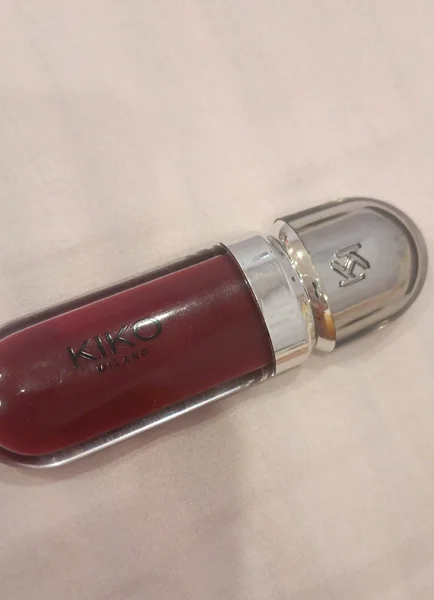 Блеск для губ Kiko оттенок 10 — lipstick, lighter