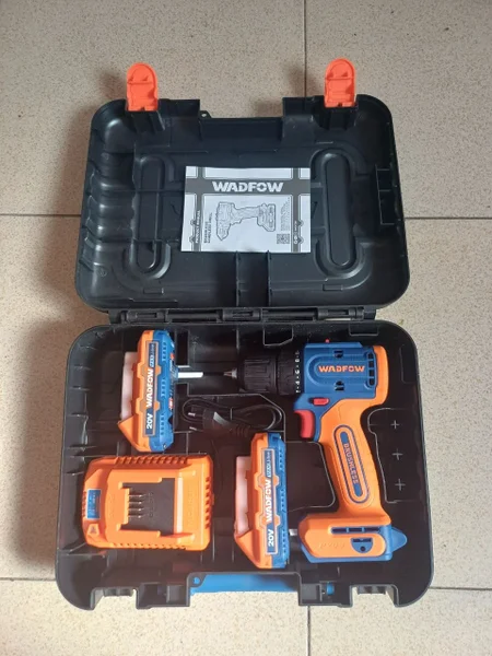 Бесщеточная дрель шуруповерт — power drill, carpenter's kit