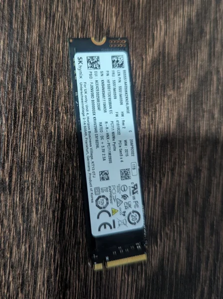 SSD 1TB SK Hynix PC711 M.2 NVMe — remote control, rule