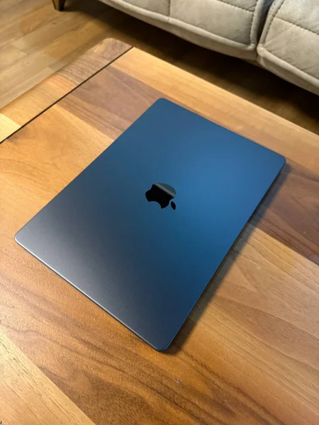 Apple Macbook M5 16GB 2026 — notebook
