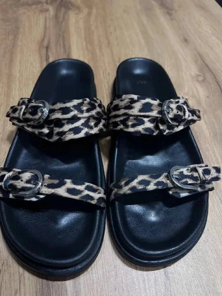 Шлепанцы Zara 38 размера