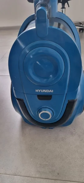 Пылесос HYUNDAI — soap dispenser, vacuum